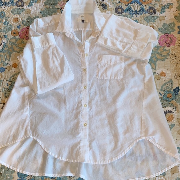 Ann Taylor LOFT “softened” cotton geometric button down blouse in crisp white. - Picture 1 of 8